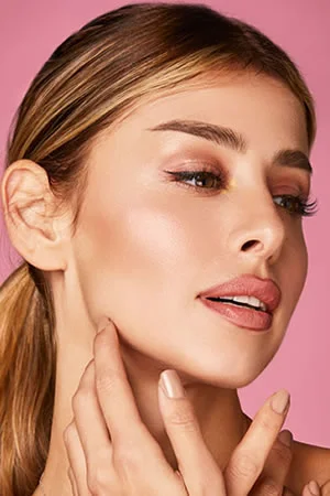 Aptos thread lift for a defined eye look