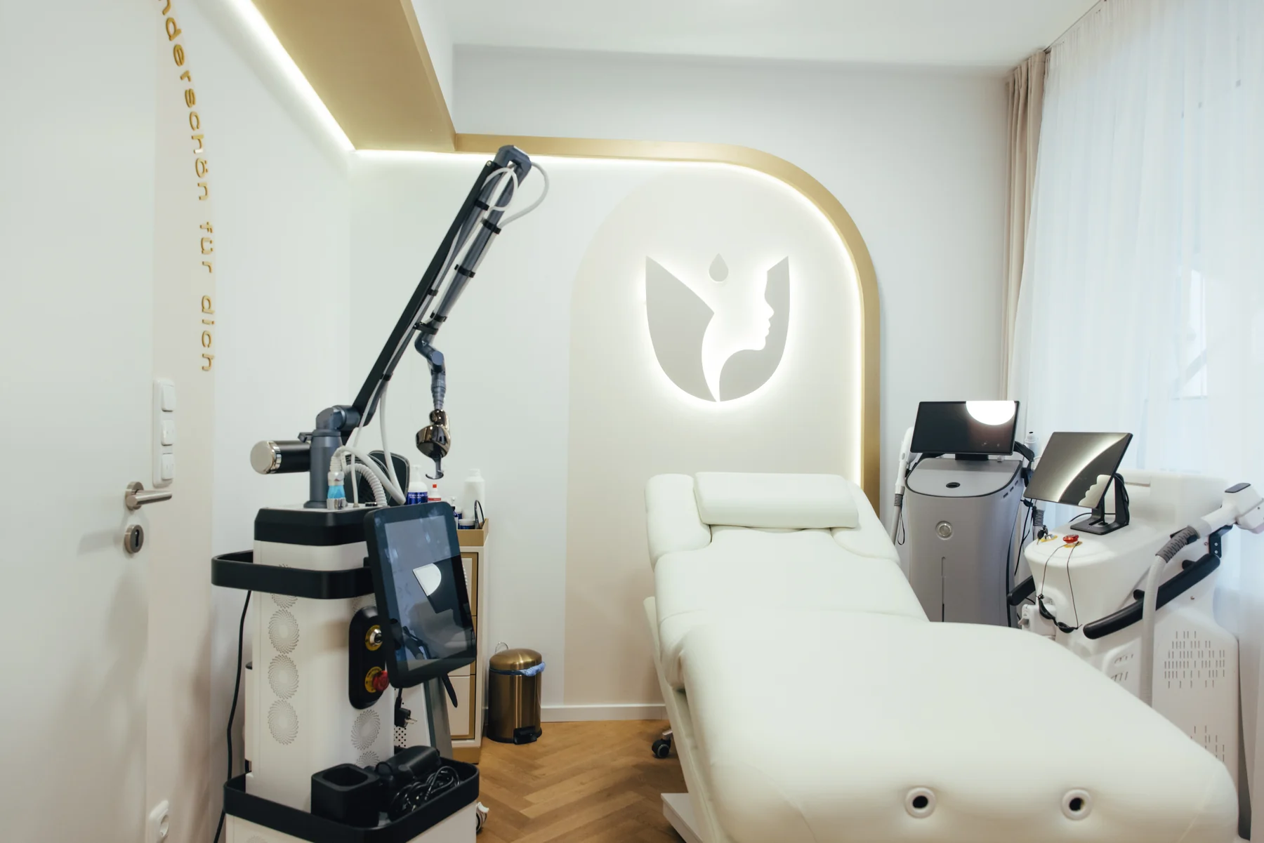 Divine Medica laser treatment room